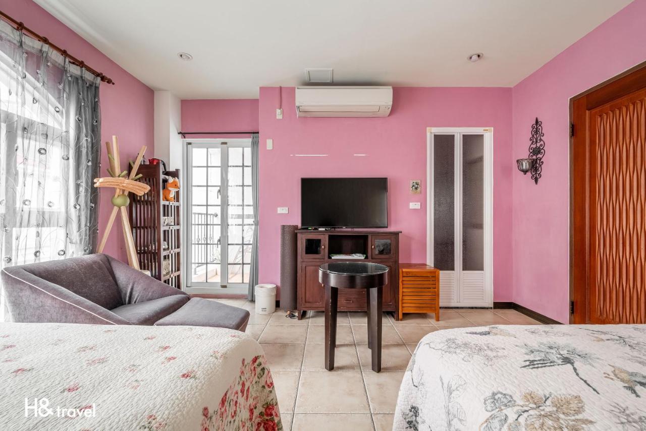 White Cotton Candy Homestay Hualien Exterior foto